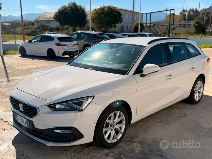 Seat Leon 2023 photo 2