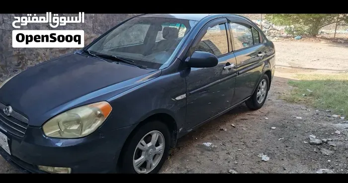 Hyundai Accent 2010 photo 2