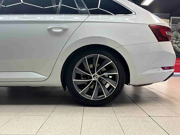 Skoda Superb 2016 photo 4