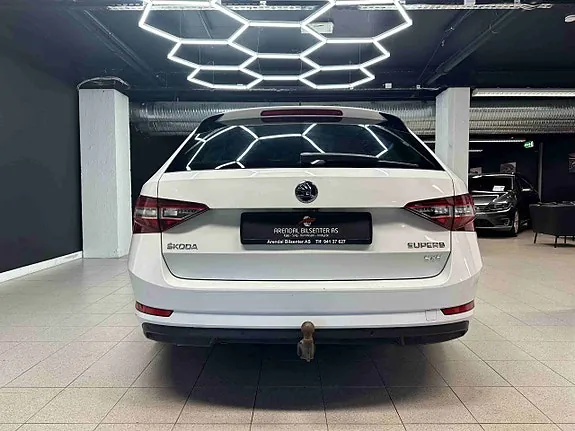 Skoda Superb 2016 photo 5