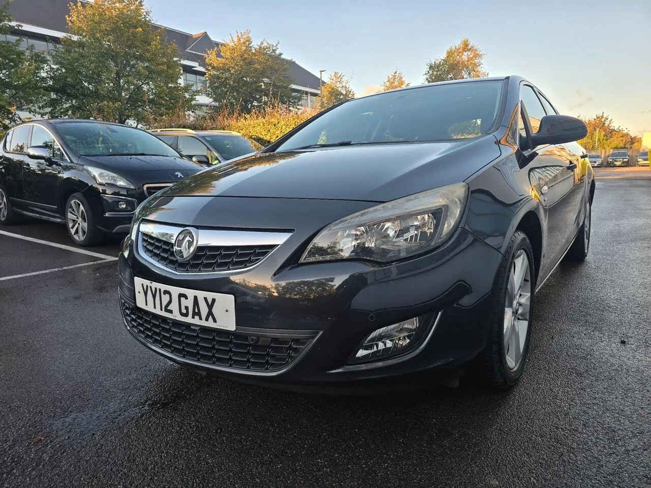 Vauxhall Astra 2012 photo 3