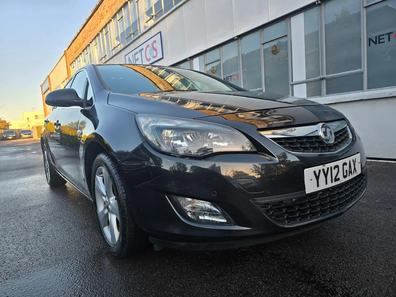 Vauxhall Astra 2012 photo 4