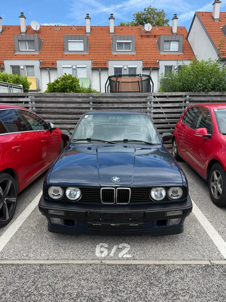 BMW 3 Series 1989 photo 2