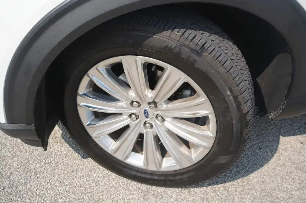 Ford Explorer 2020 photo 2
