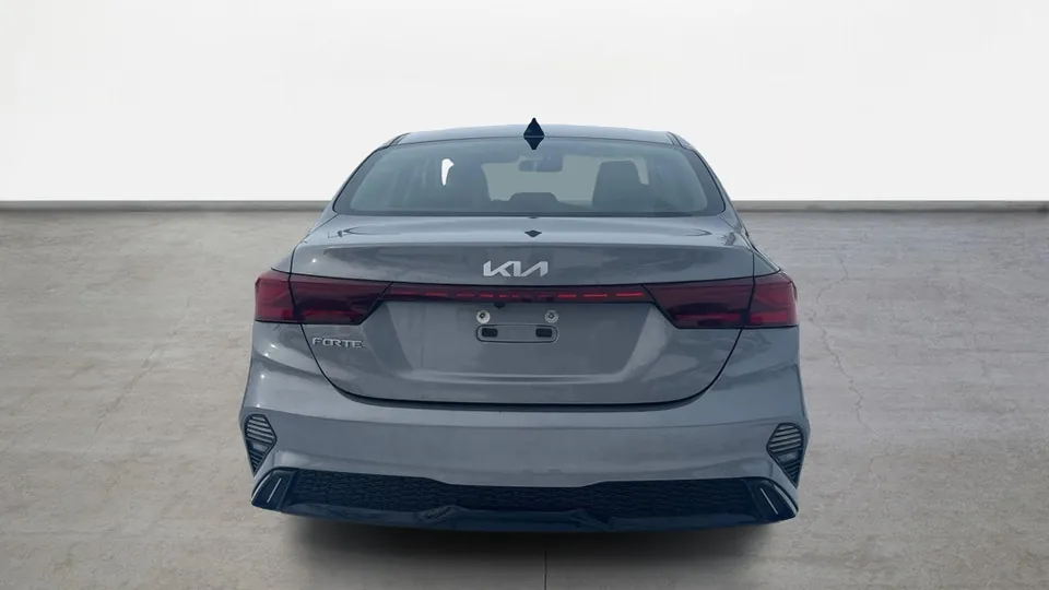 Kia Forte 2023 photo 3