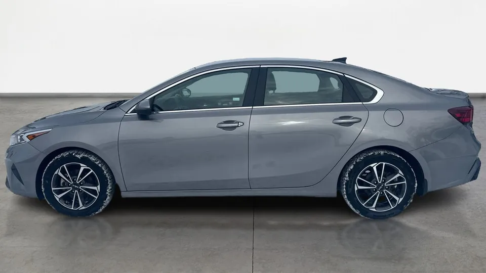 Kia Forte 2023 photo 4