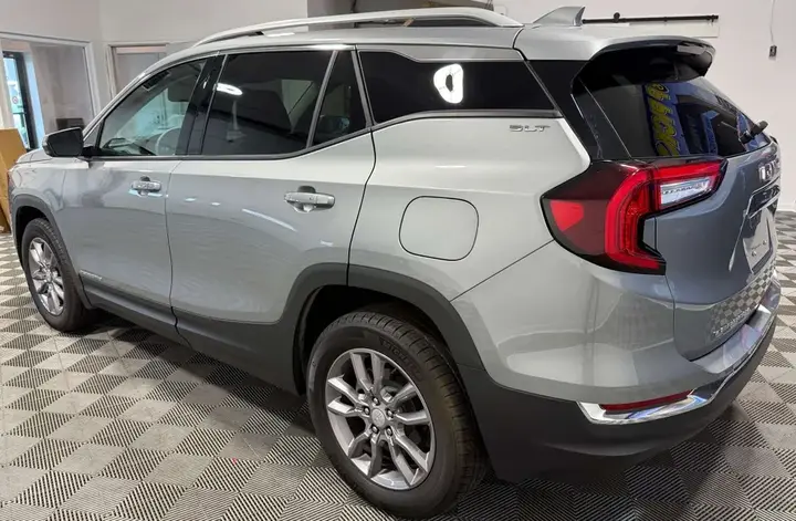 GMC Terrain 2024 photo 3