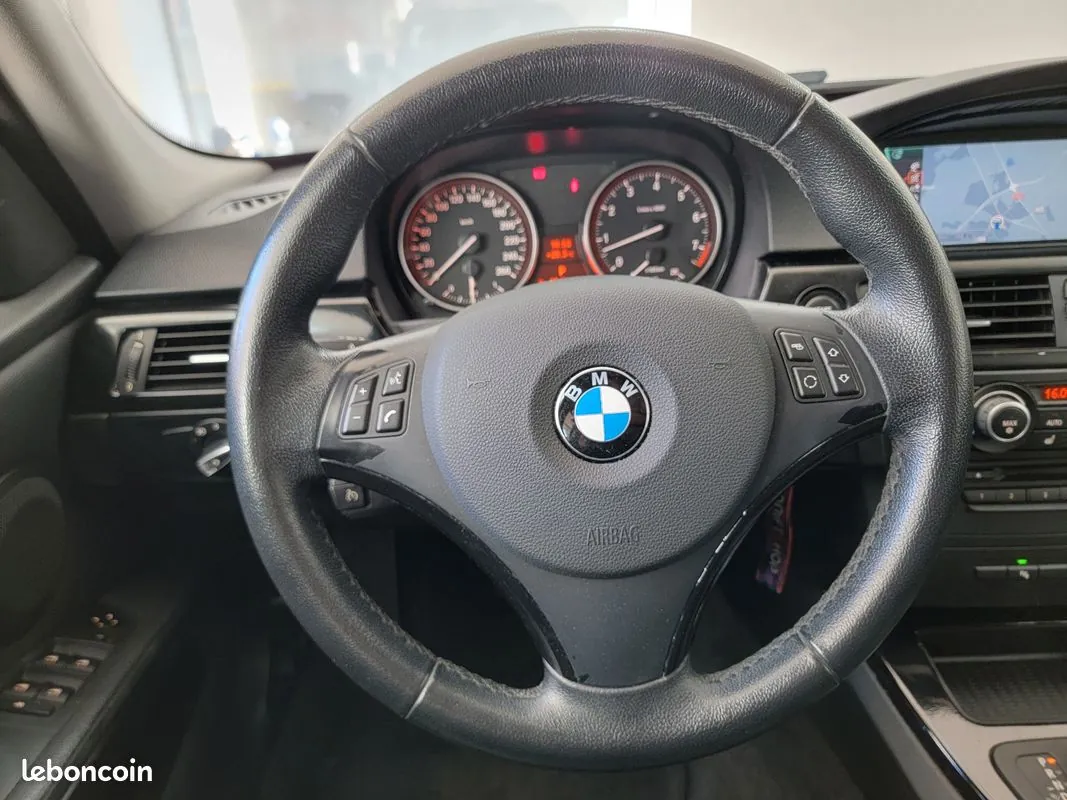 BMW Série 3 2011 photo 4