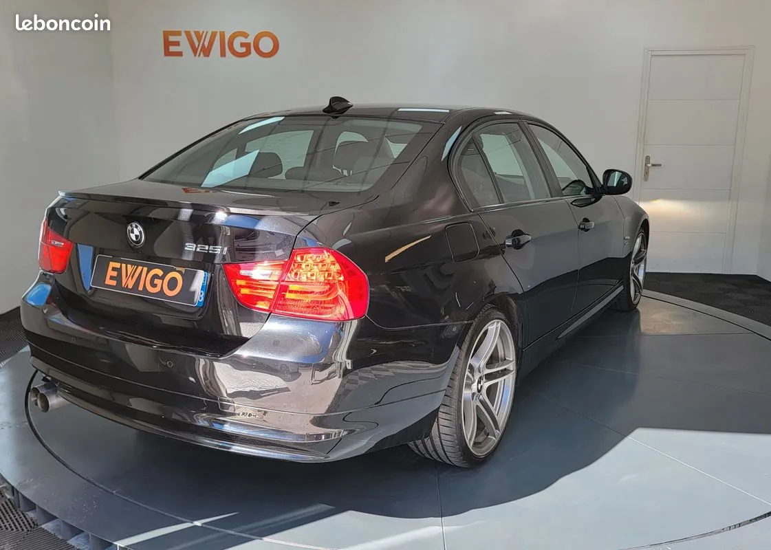 BMW Série 3 2011 photo 2