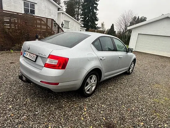 Skoda Octavia 2014 photo 4