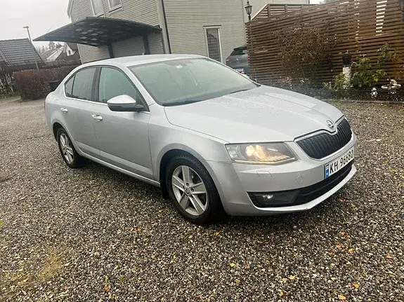Skoda Octavia 2014 photo 2