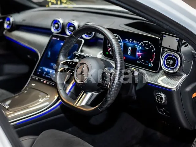 Mercedes-Benz C200 2024 photo 4