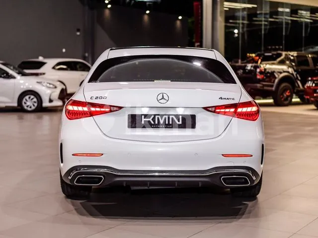 Mercedes-Benz C200 2024 photo 2