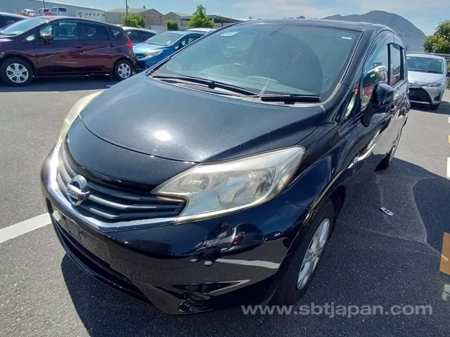Nissan Note X 2014 photo 2