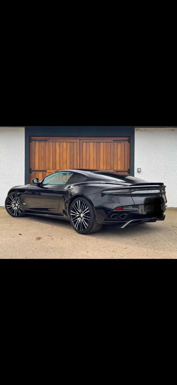 Aston Martin Dbs 2020 photo 2