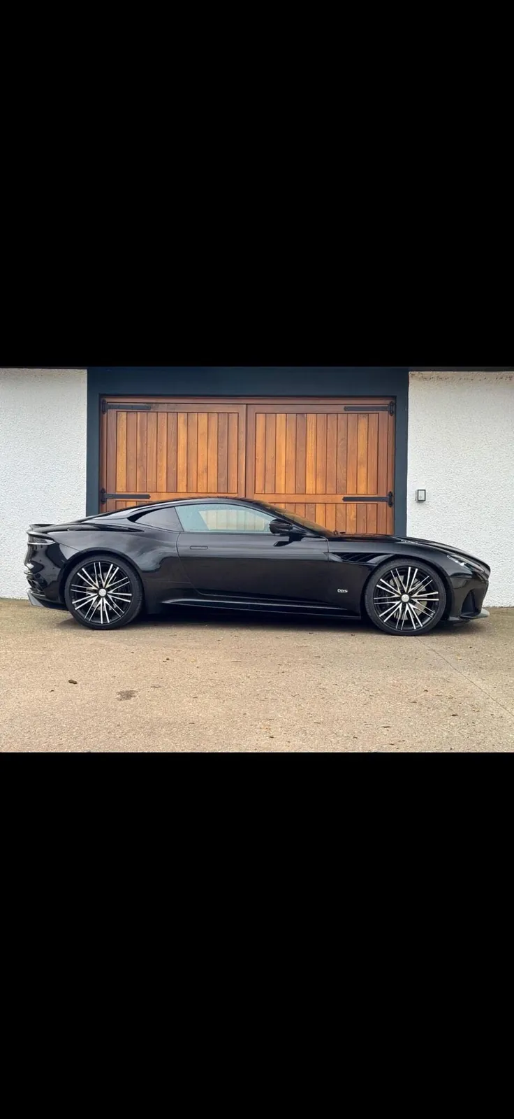 Aston Martin Dbs 2020 photo 3