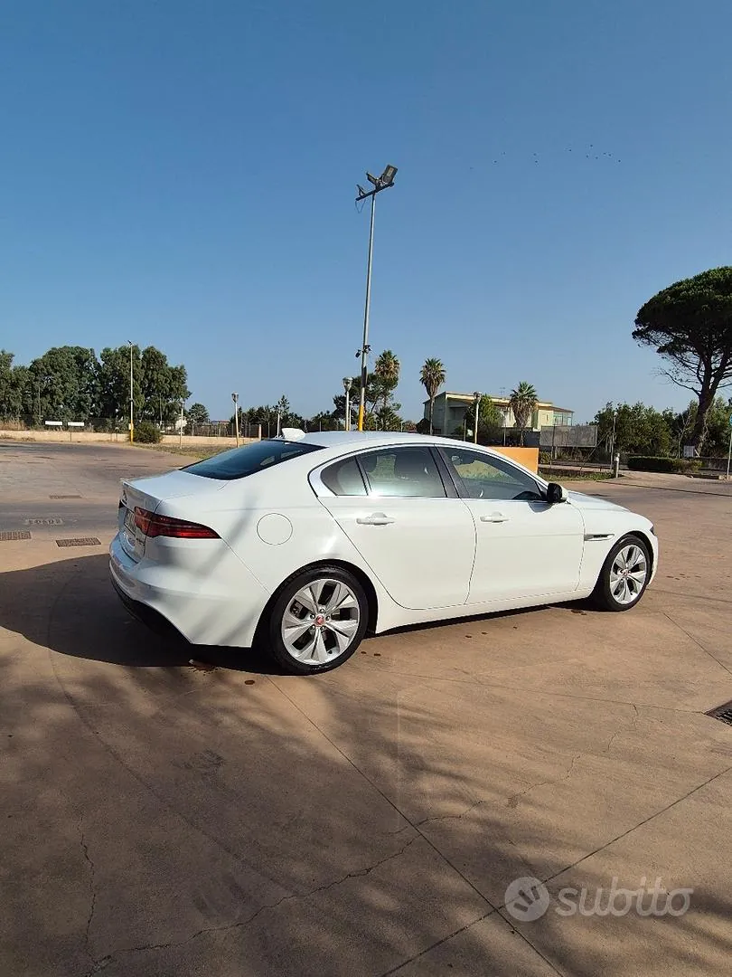 Jaguar Xe
