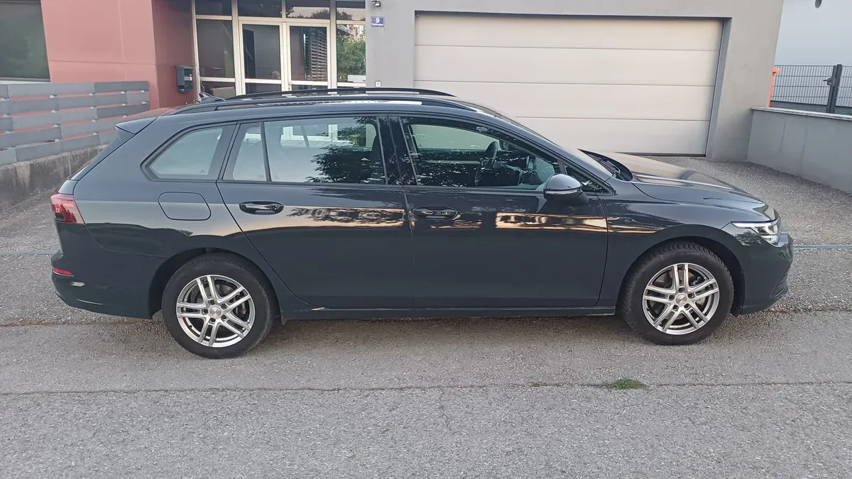 Volkswagen Golf 2022 photo 2