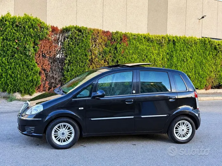 Lancia Musa 2010 photo 4