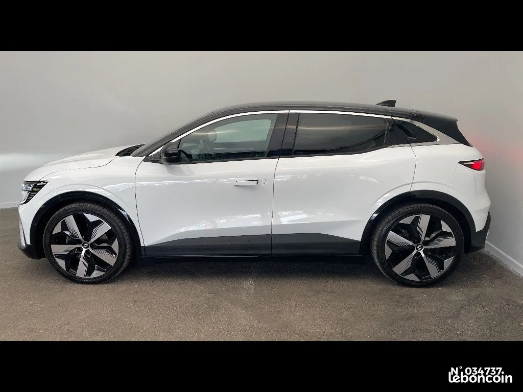 Renault Megane 2023 photo 2