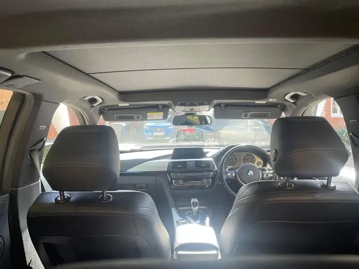 BMW 3 Series 2018 photo 4