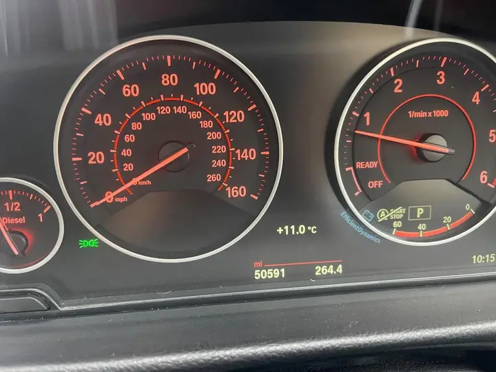 BMW 3 Series 2018 photo 5