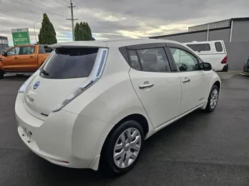 Nissan Leaf 2015 photo 4