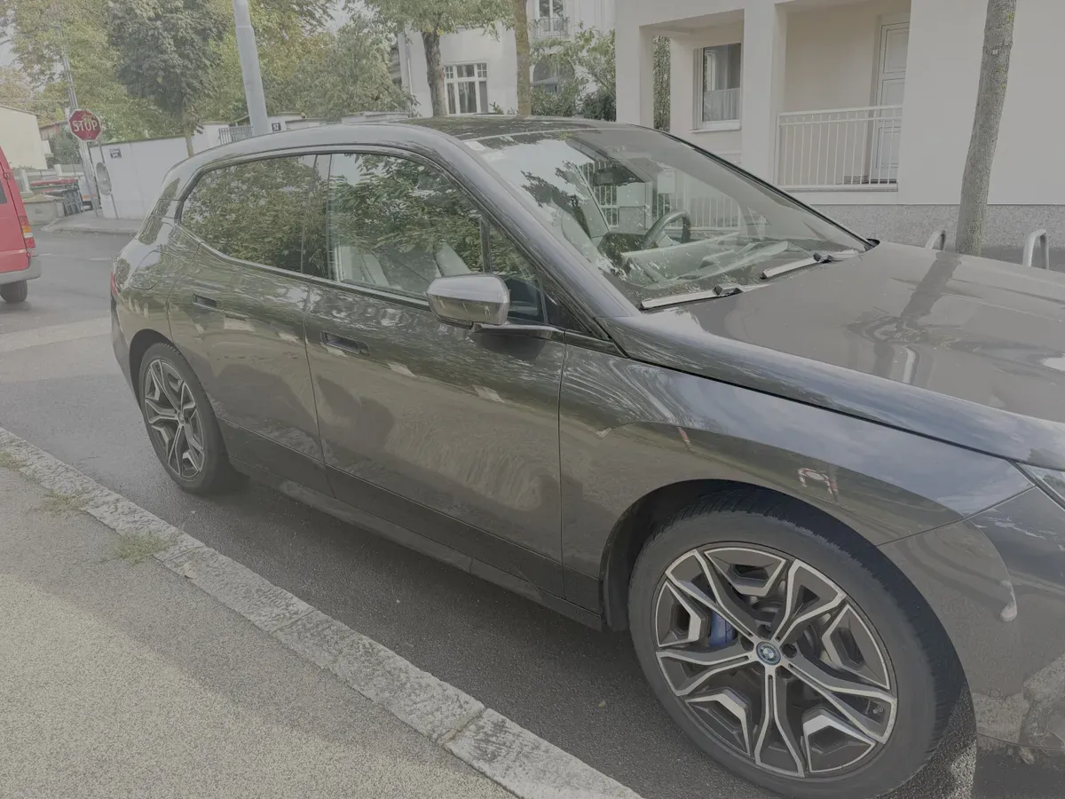 BMW Ix 2022 photo 3
