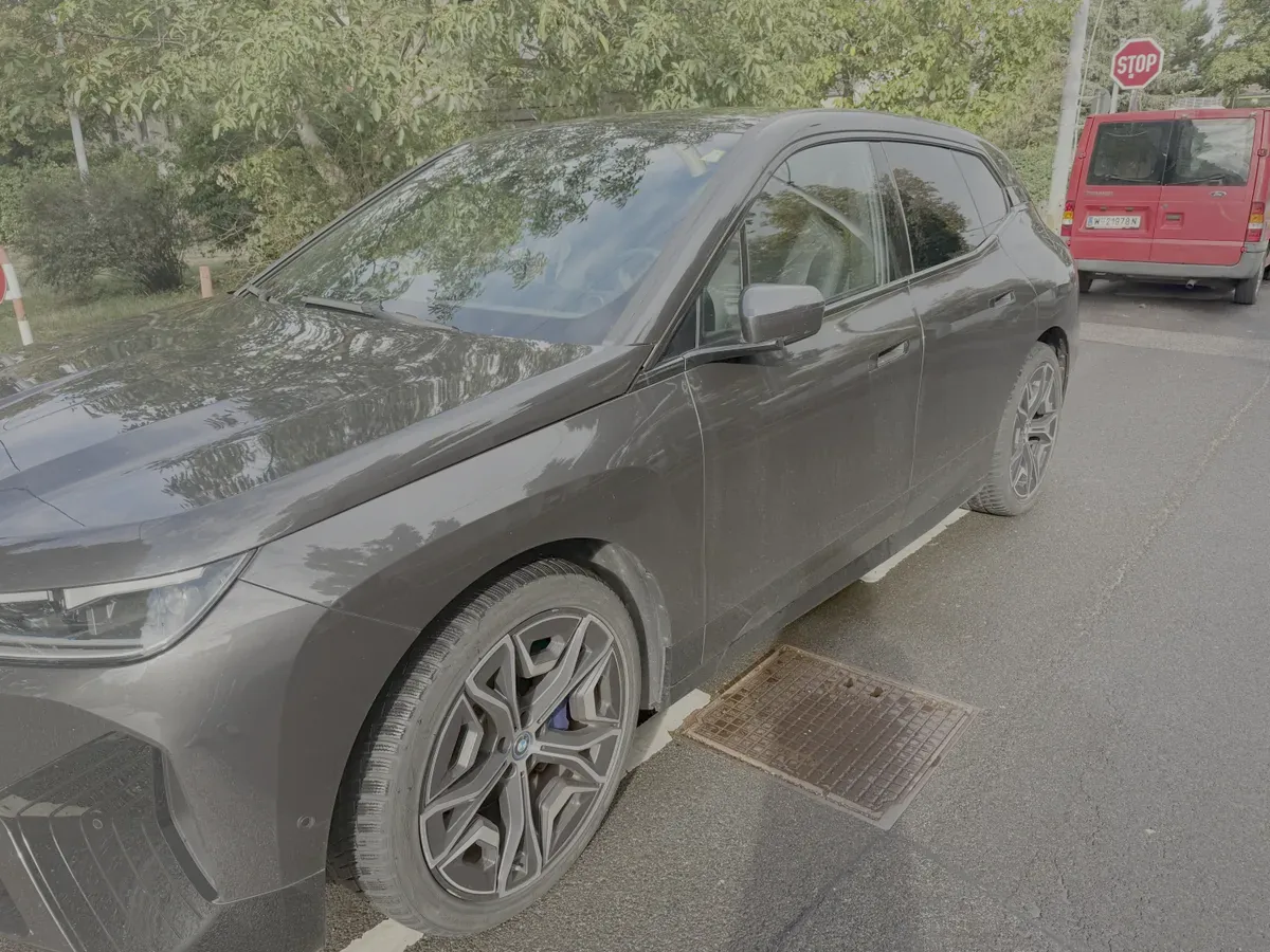 BMW Ix 2022 photo 2