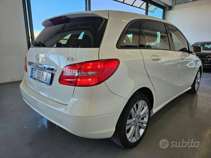 Mercedes-Benz B 180 2013 photo 5