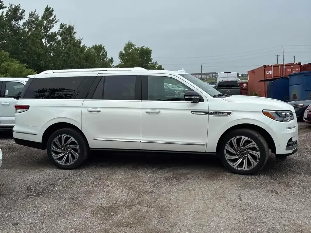 Lincoln Navigator 2024 photo 5