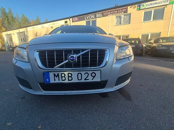 Volvo V70 2008 photo 2