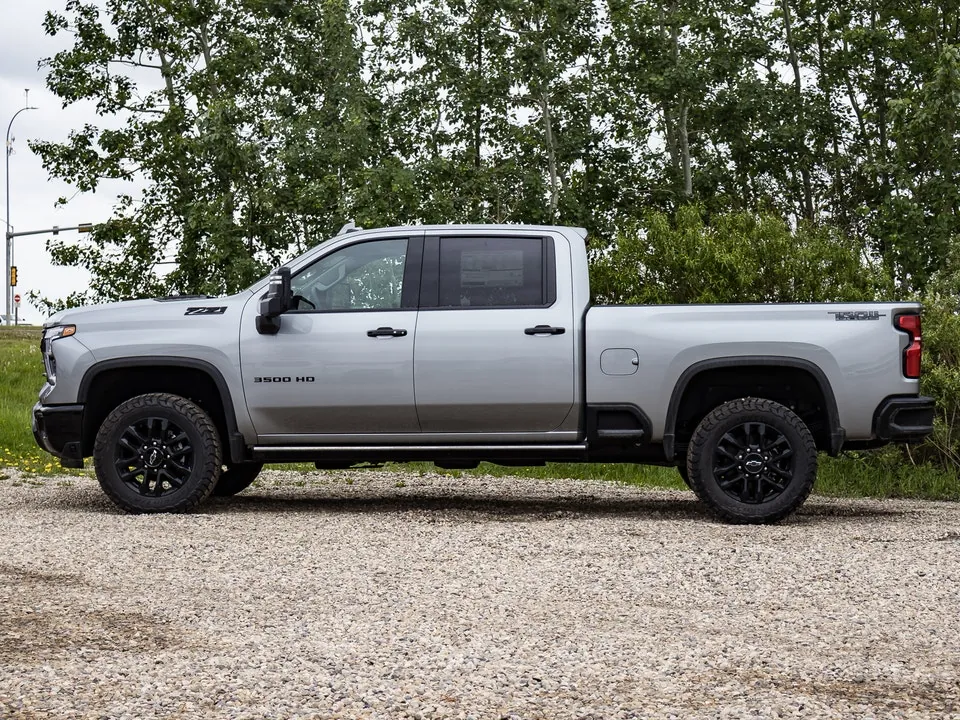 Chevrolet Silverado 3500Hd 2026 photo 5