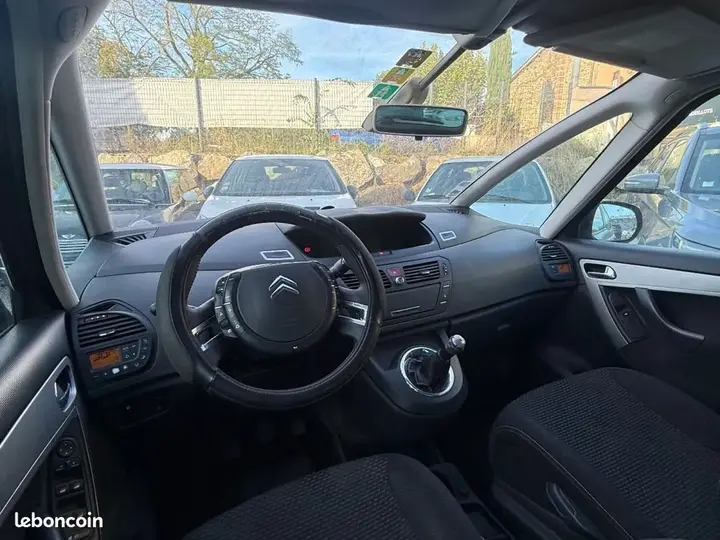 Citroen C4 Picasso 2010 photo 5