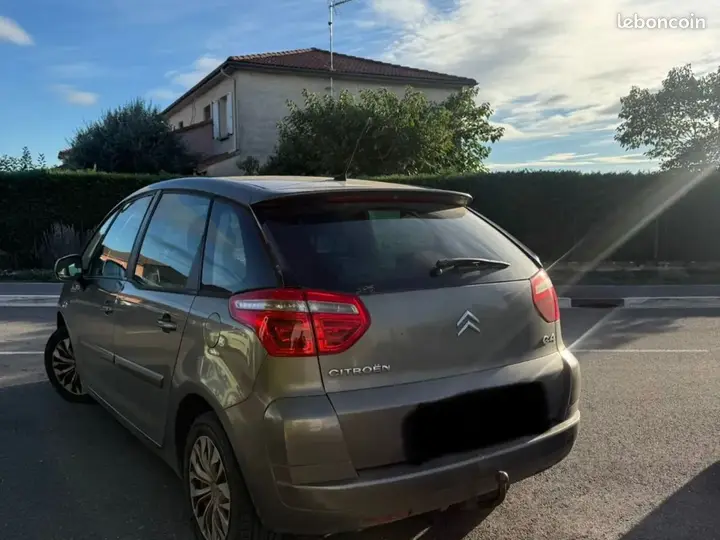 Citroen C4 Picasso 2010 photo 4