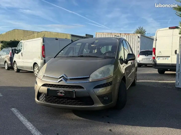 Citroen C4 Picasso 2010 photo 2