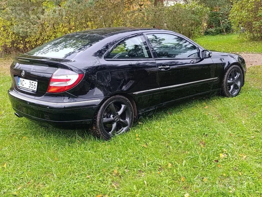 Mercedes-Benz C220 2005 photo 3