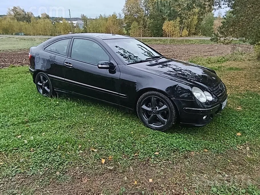 Mercedes-Benz C220 2005 photo 4