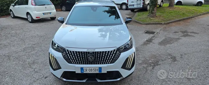 Peugeot 2008 2024 photo 5