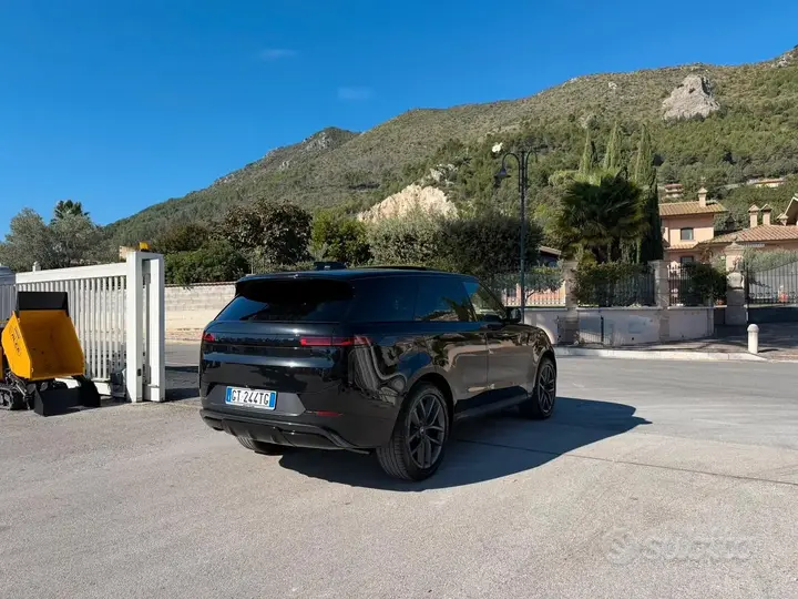 Land Rover Range Rover Sport 2024 photo 4