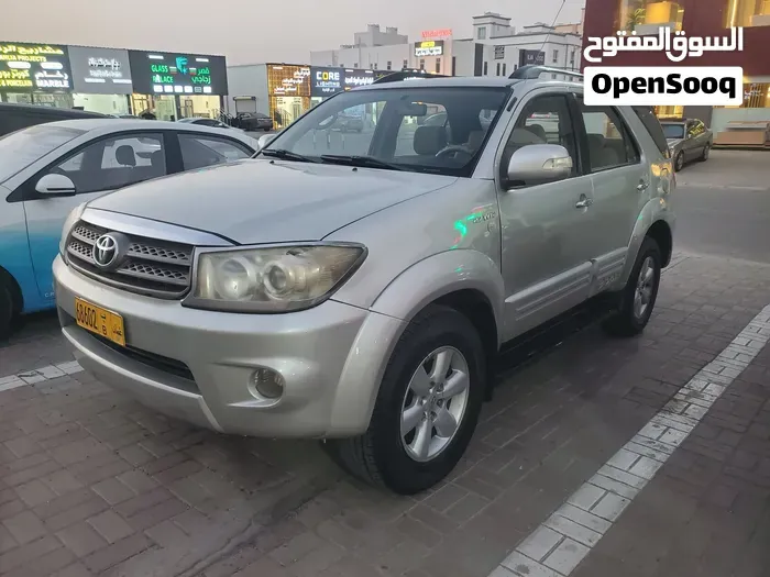 Toyota Fortuner 2011 photo 4