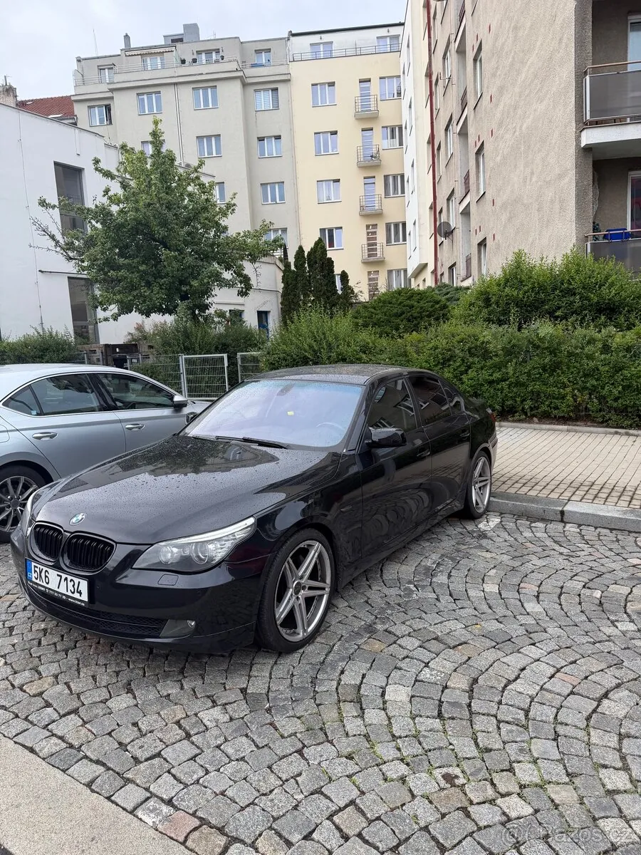 BMW E60 2008 photo 3