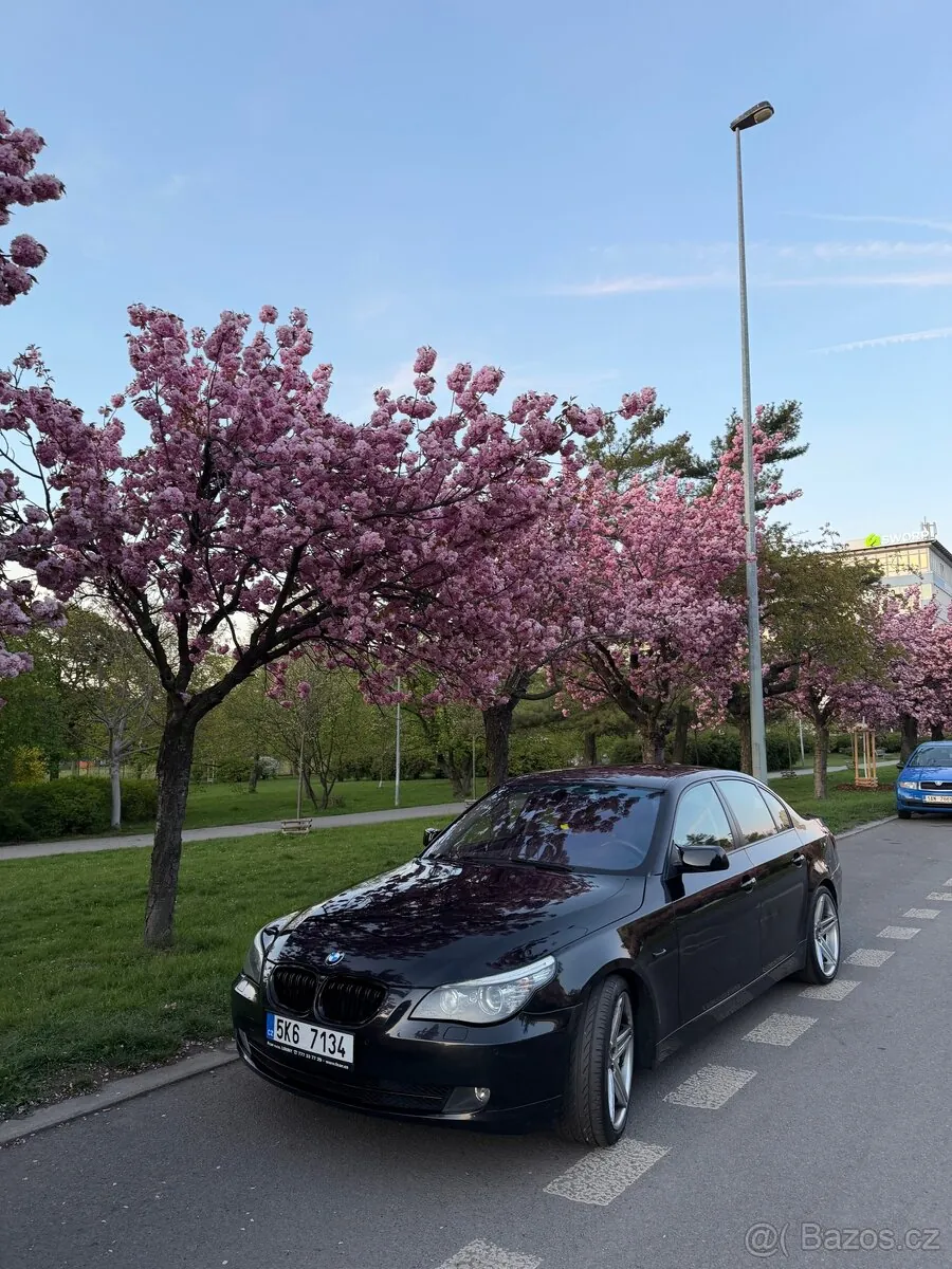 BMW E60 2008 photo 2