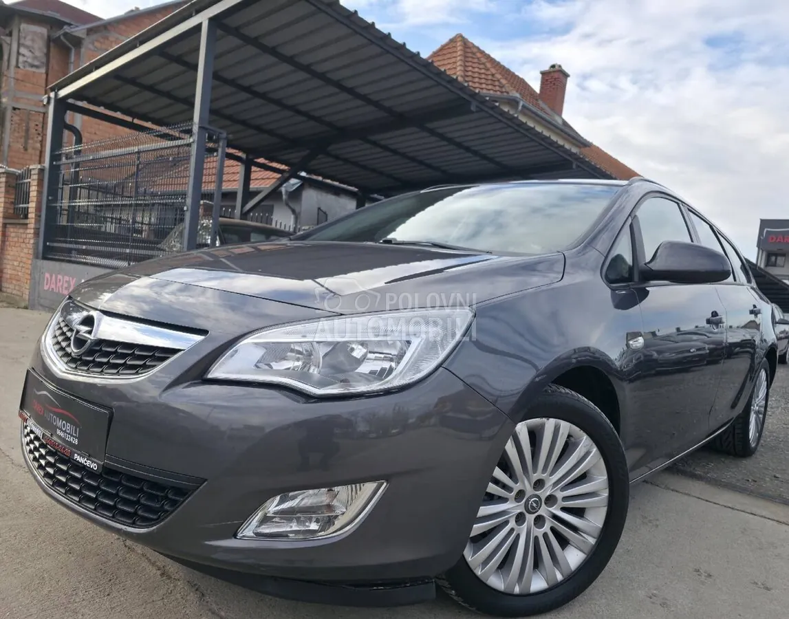 Opel Astra J 2011 photo 4