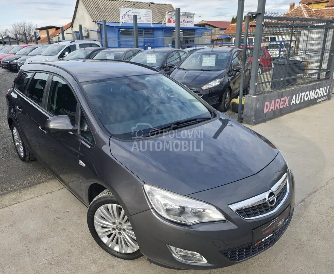 Opel Astra J 2011 photo 2
