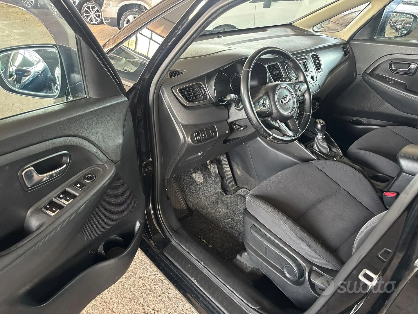Kia Carens 2014 photo 4