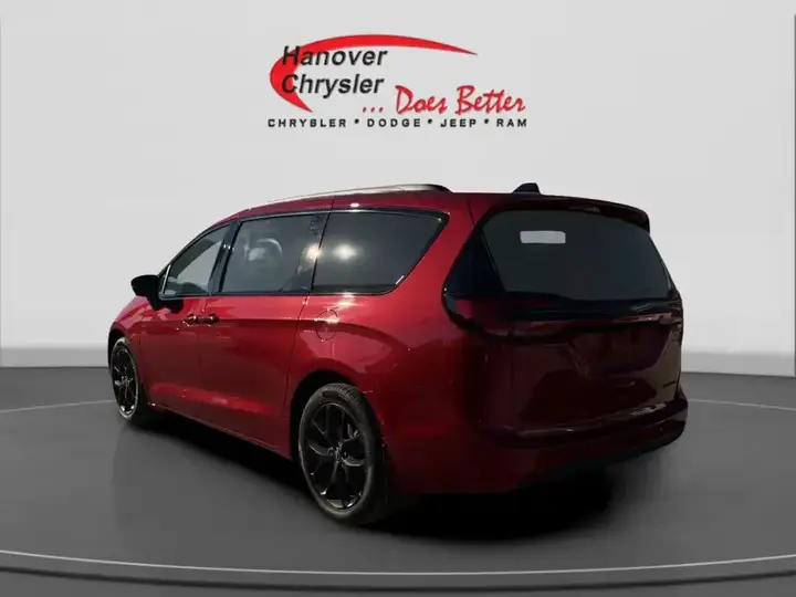 Chrysler Pacifica 2026 photo 4