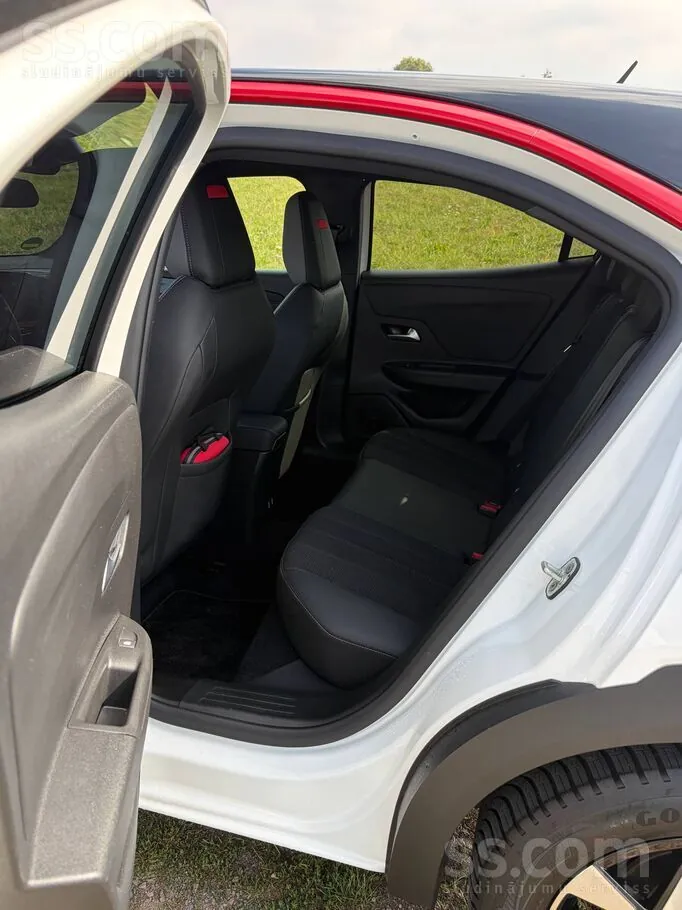 Opel Mokka-E 2022 photo 4