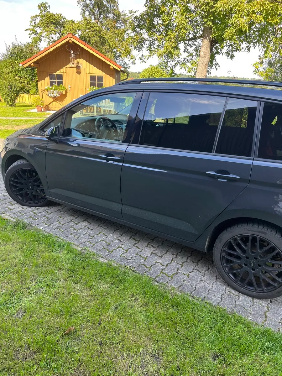 Volkswagen Touran 2020 photo 3