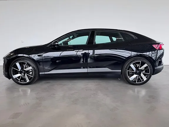 Polestar 4 2025 photo 2